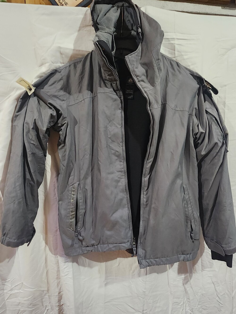 NiKE ACG Men's Gray Hooded Layer2 Jacket - SZ M